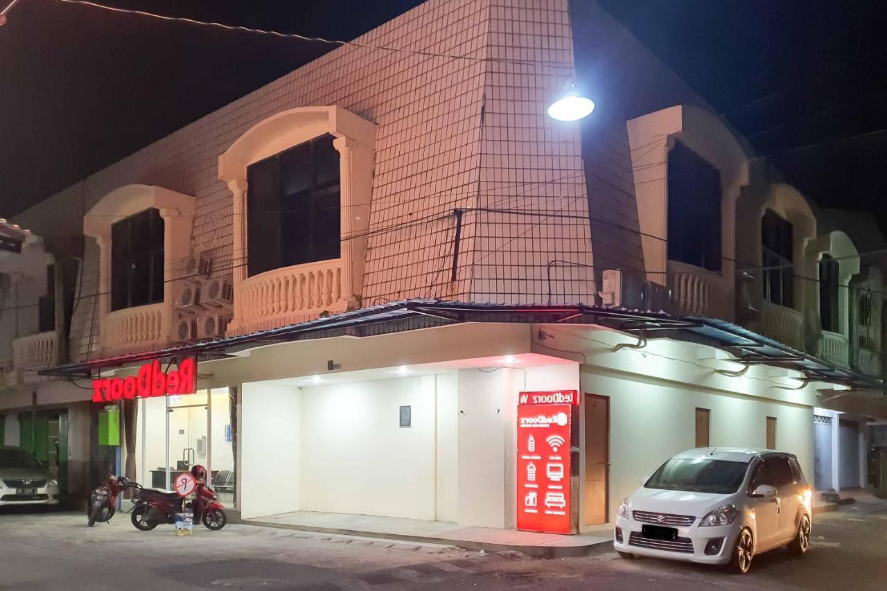Reddoorz At Mayjen Sungkono سورابايا المظهر الخارجي الصورة